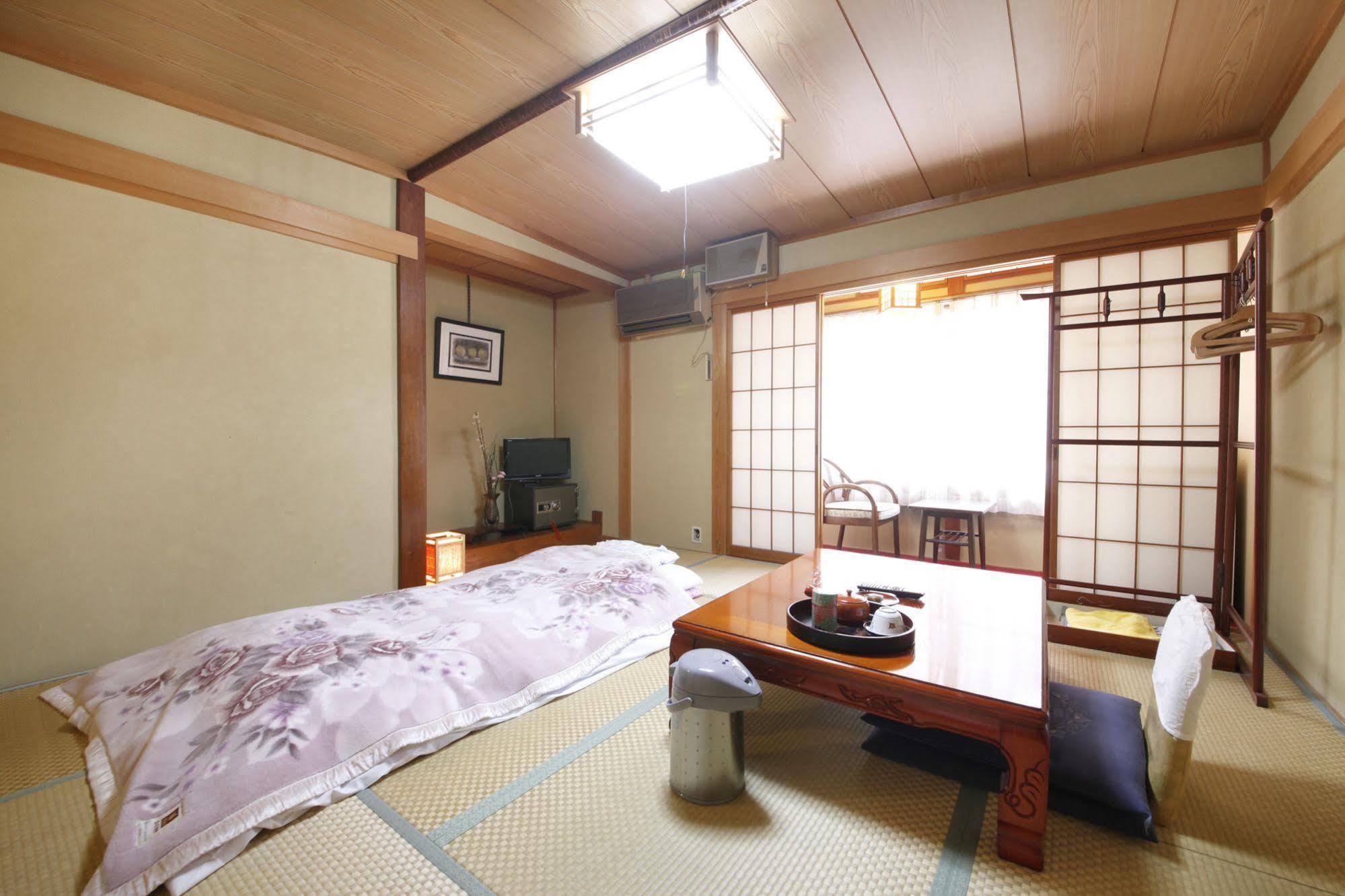 Yudanaka Seifuso Hotel Яманучи Екстериор снимка